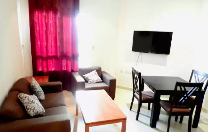 yerleşim Hazır Mülk 1 yatak odası F/F Apartman  kiralık içinde Doha #7117 - 1  image 